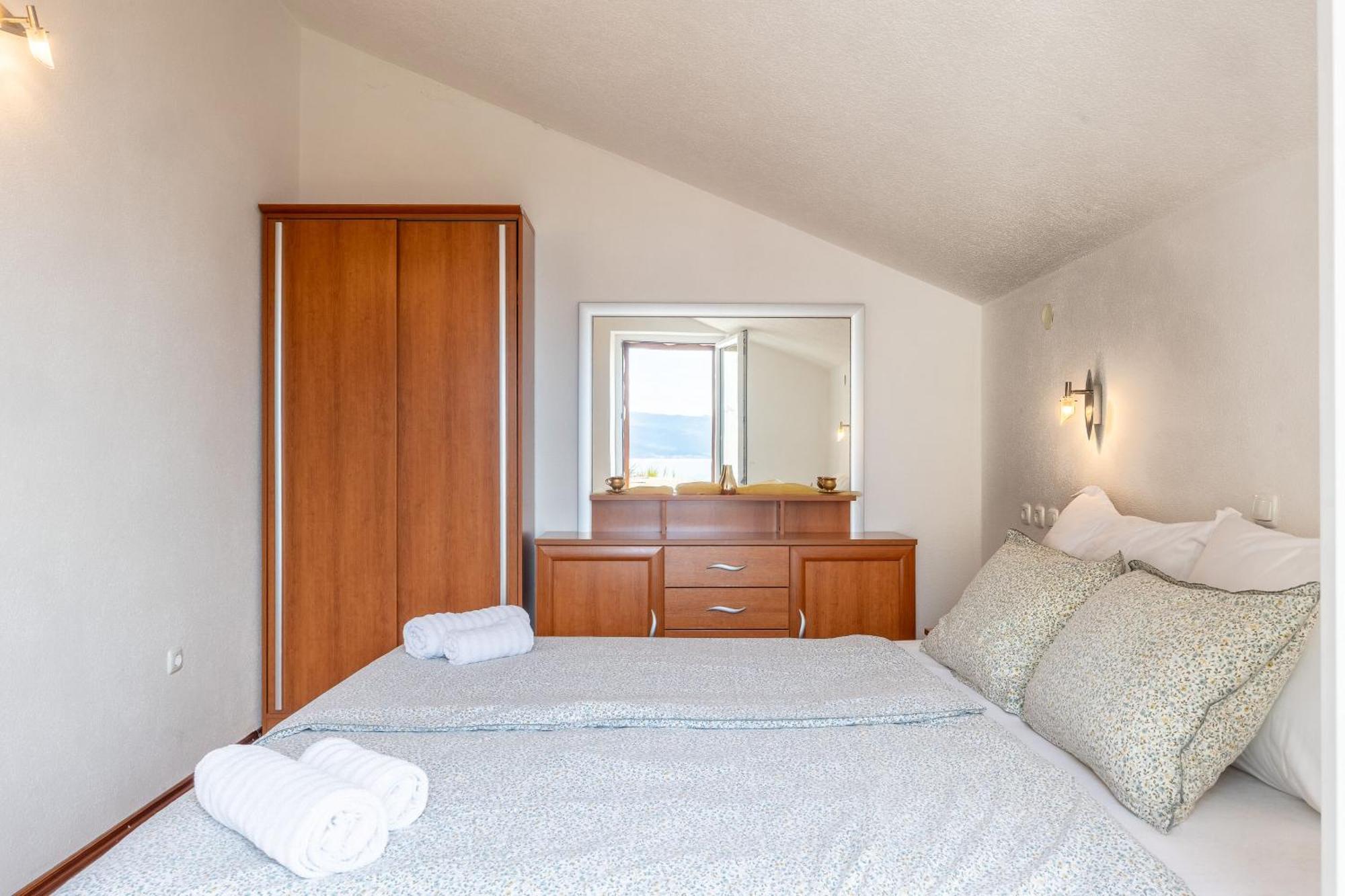 Apartments And Rooms Lea Bol Extérieur photo
