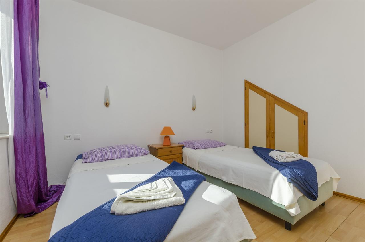Apartments And Rooms Lea Bol Extérieur photo
